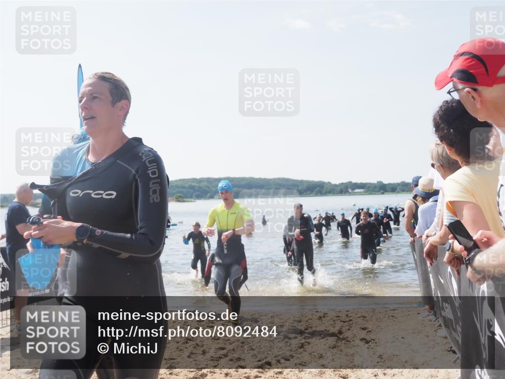 22.06.2025 - Viking Triathlon MichiJ http://msf.ph/oto/8092484 22.06.2025 10:39:13 Schwimmen 79, 83, 148, 181, 182, 195, 238, 276, 295, 351, 386, 451, 536, 654 meine-sportfotos.de