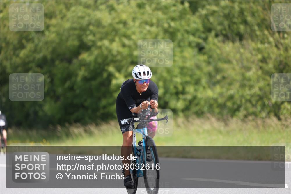 22.06.2025 - Viking Triathlon Yannick Fuchs http://msf.ph/oto/8092616 22.06.2025 11:15:09 Radfahren 12, 102, 132, 205, 285, 412, 547, 555, 616 meine-sportfotos.de
