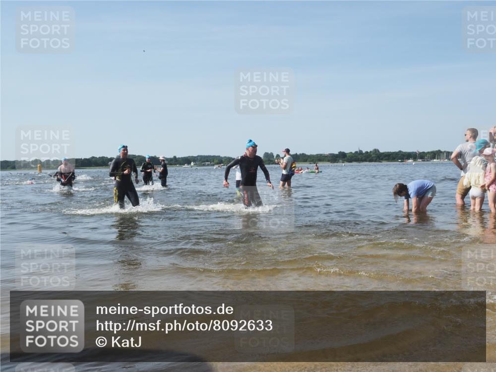 22.06.2025 - Viking Triathlon KatJ http://msf.ph/oto/8092633 22.06.2025 10:28:51 Schwimmen 15, 258, 301, 368, 384, 414, 443, 628 meine-sportfotos.de