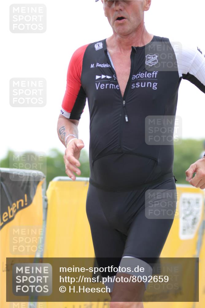 22.06.2025 - Viking Triathlon H.Heesch http://msf.ph/oto/8092659 22.06.2025 16:03:27 Laufen 63 meine-sportfotos.de