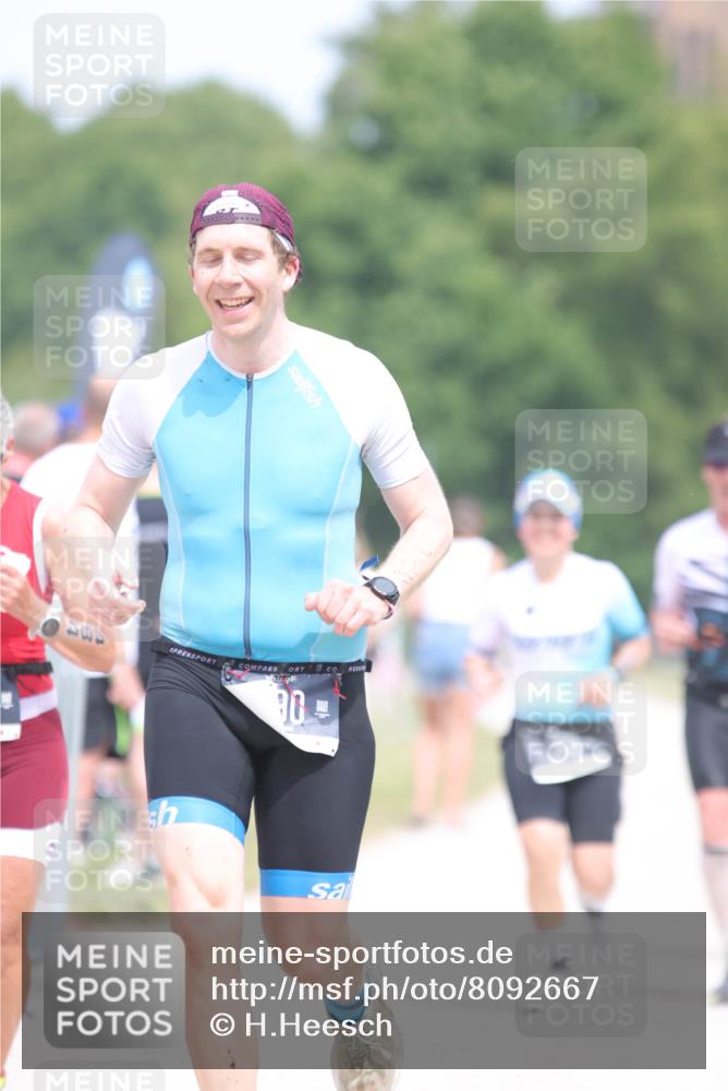 22.06.2025 - Viking Triathlon H.Heesch http://msf.ph/oto/8092667 22.06.2025 15:16:38 Laufen 256, 390, 484 meine-sportfotos.de