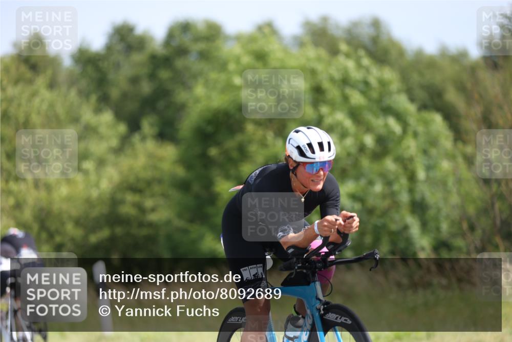 22.06.2025 - Viking Triathlon Yannick Fuchs http://msf.ph/oto/8092689 22.06.2025 11:15:10 Radfahren 12, 132, 205, 285, 412, 547, 555, 616 meine-sportfotos.de