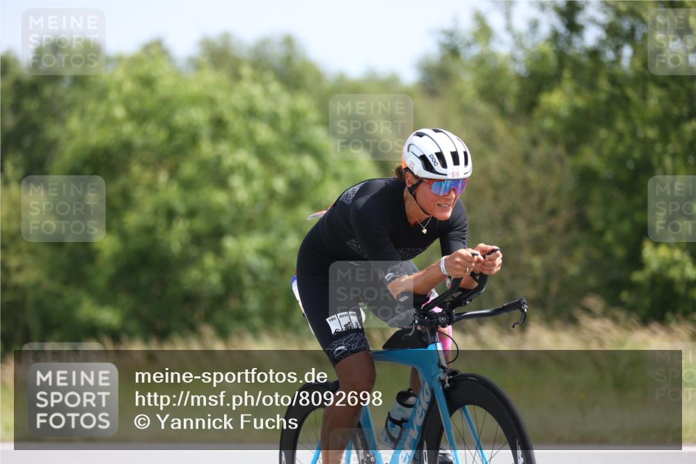 22.06.2025 - Viking Triathlon Yannick Fuchs http://msf.ph/oto/8092698 22.06.2025 11:15:10 Radfahren 12, 132, 205, 285, 412, 547, 555, 616 meine-sportfotos.de