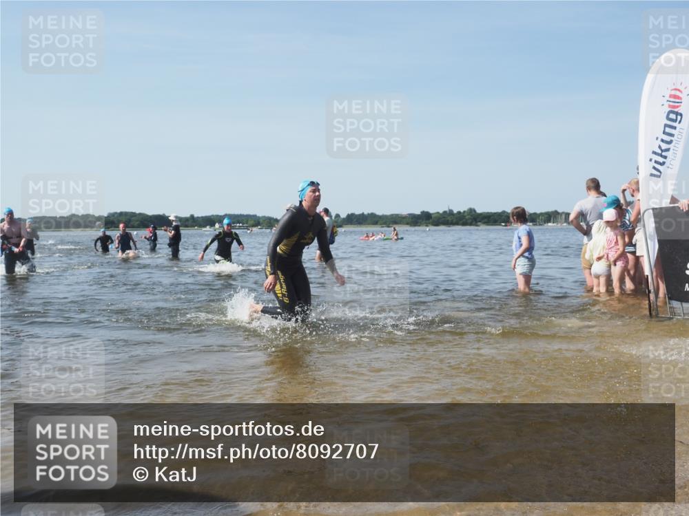 22.06.2025 - Viking Triathlon KatJ http://msf.ph/oto/8092707 22.06.2025 10:28:54 Schwimmen 12, 15, 152, 301, 310, 368, 384, 414, 443, 604, 628 meine-sportfotos.de
