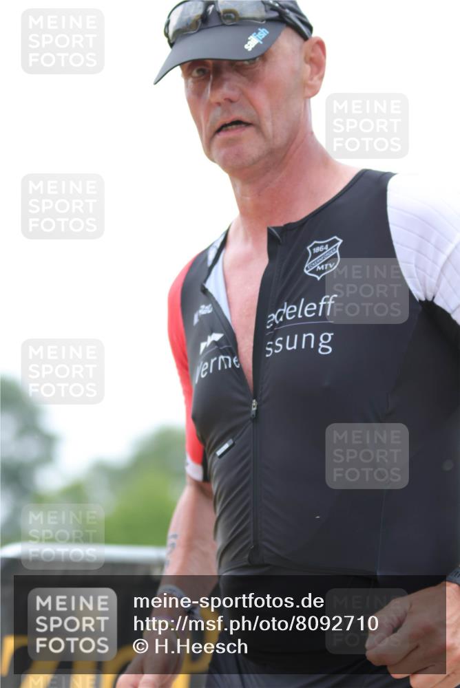 22.06.2025 - Viking Triathlon H.Heesch http://msf.ph/oto/8092710 22.06.2025 16:03:28 Laufen 63 meine-sportfotos.de