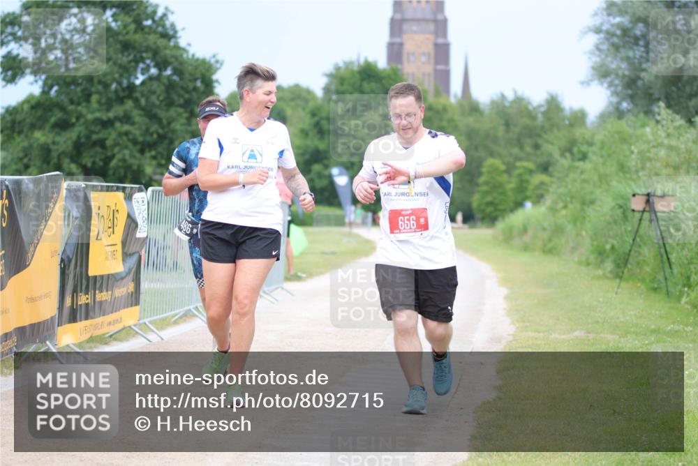 22.06.2025 - Viking Triathlon H.Heesch http://msf.ph/oto/8092715 22.06.2025 17:04:28 Laufen 466, 656 meine-sportfotos.de
