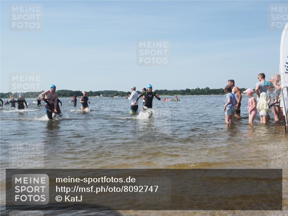 22.06.2025 - Viking Triathlon KatJ http://msf.ph/oto/8092747 22.06.2025 10:28:57 Schwimmen 12, 15, 152, 200, 301, 310, 384, 414, 443, 604, 628 meine-sportfotos.de