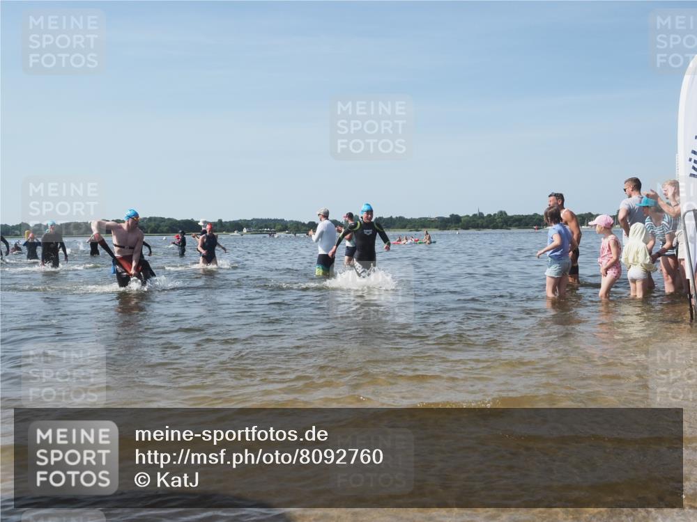 22.06.2025 - Viking Triathlon KatJ http://msf.ph/oto/8092760 22.06.2025 10:28:57 Schwimmen 12, 15, 152, 200, 301, 310, 384, 414, 443, 604, 628 meine-sportfotos.de