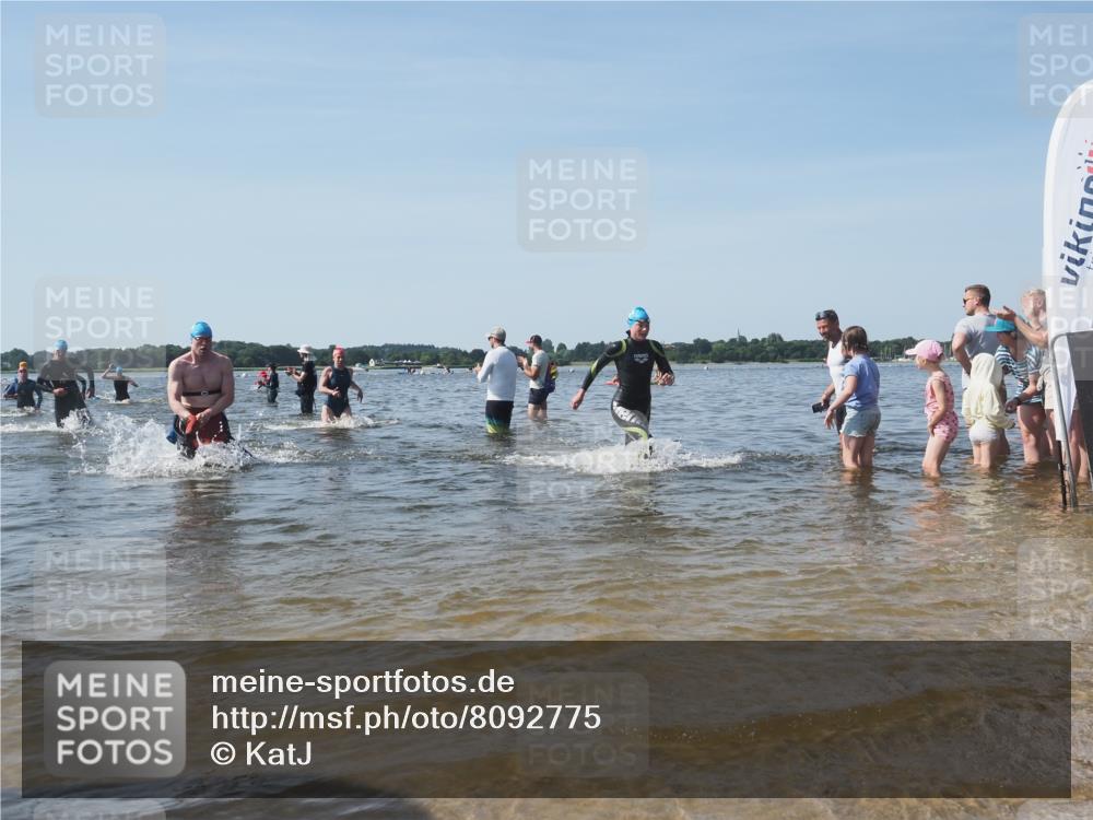 22.06.2025 - Viking Triathlon KatJ http://msf.ph/oto/8092775 22.06.2025 10:28:58 Schwimmen 12, 15, 152, 200, 301, 310, 384, 414, 443, 604, 628 meine-sportfotos.de