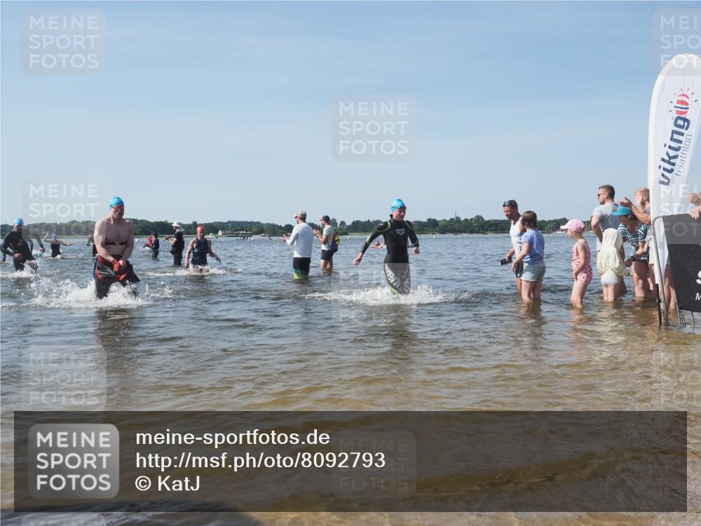 22.06.2025 - Viking Triathlon KatJ http://msf.ph/oto/8092793 22.06.2025 10:28:58 Schwimmen 12, 15, 152, 200, 301, 310, 384, 414, 443, 604, 628 meine-sportfotos.de