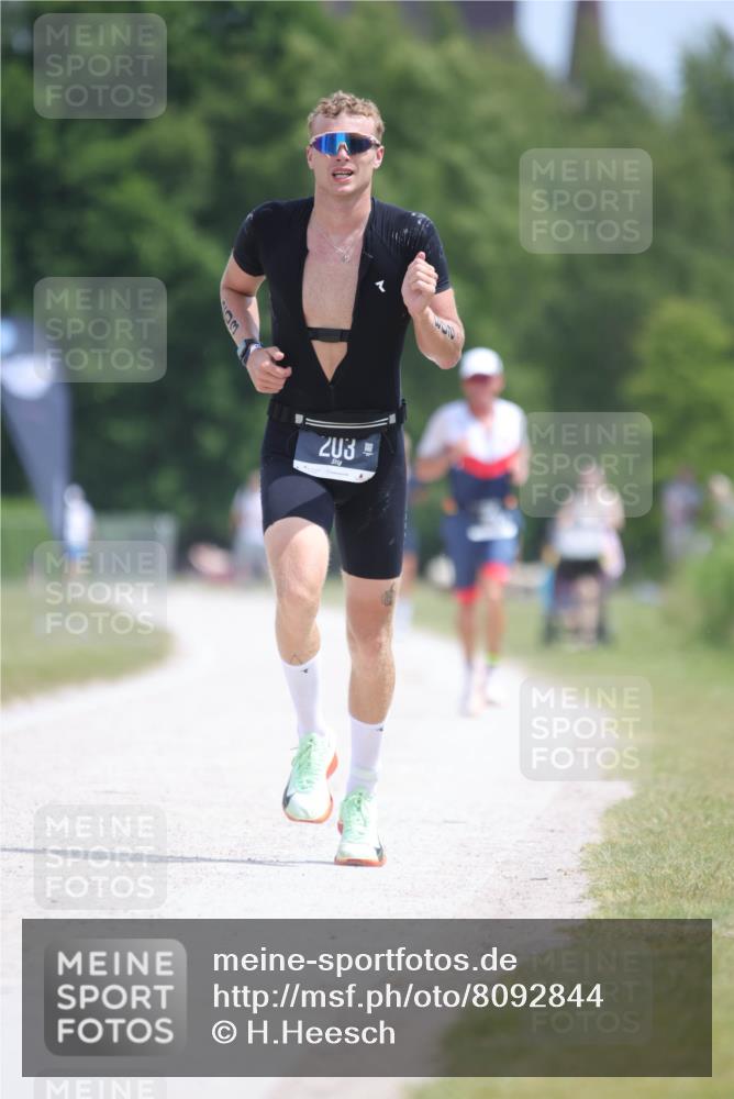22.06.2025 - Viking Triathlon H.Heesch http://msf.ph/oto/8092844 22.06.2025 13:02:08 Laufen 203, 486 meine-sportfotos.de