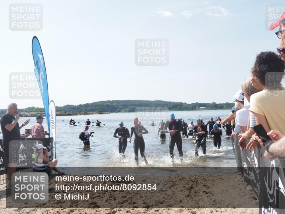 22.06.2025 - Viking Triathlon MichiJ http://msf.ph/oto/8092854 22.06.2025 10:39:23 Schwimmen 83, 93, 117, 150, 182, 195, 238, 276, 298, 324, 337, 386, 474, 536 meine-sportfotos.de