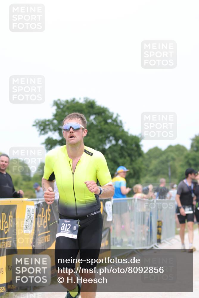 22.06.2025 - Viking Triathlon H.Heesch http://msf.ph/oto/8092856 22.06.2025 15:17:42 Laufen 109, 312 meine-sportfotos.de