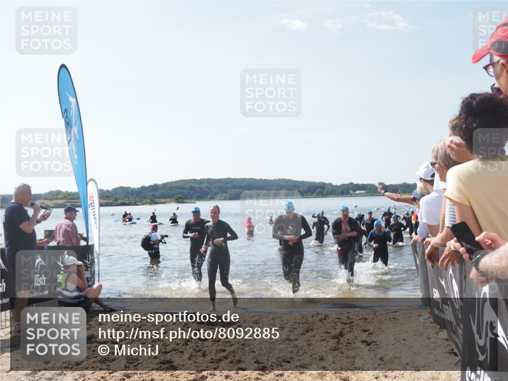 22.06.2025 - Viking Triathlon MichiJ http://msf.ph/oto/8092885 22.06.2025 10:39:23 Schwimmen 83, 93, 117, 150, 182, 195, 238, 276, 298, 324, 337, 386, 474, 536 meine-sportfotos.de