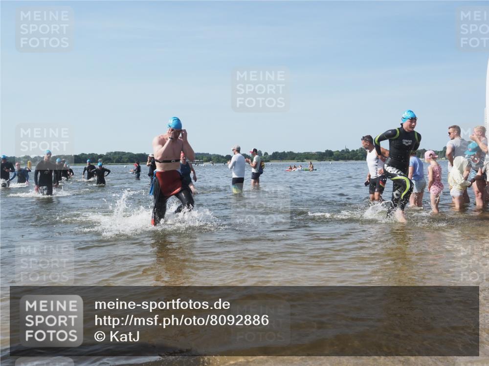 22.06.2025 - Viking Triathlon KatJ http://msf.ph/oto/8092886 22.06.2025 10:28:59 Schwimmen 7, 12, 15, 152, 200, 310, 384, 414, 443, 604, 628 meine-sportfotos.de