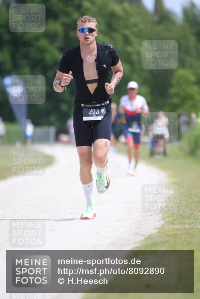 22.06.2025 - Viking Triathlon H.Heesch http://msf.ph/oto/8092890 22.06.2025 13:02:08 Laufen 203, 486 meine-sportfotos.de