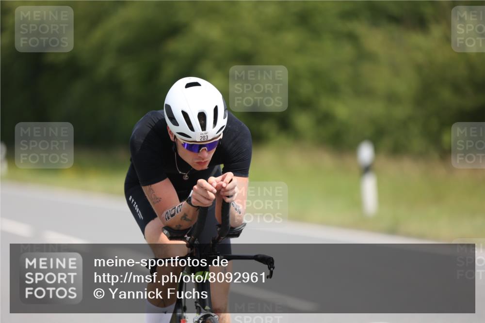 22.06.2025 - Viking Triathlon Yannick Fuchs http://msf.ph/oto/8092961 22.06.2025 11:55:36 Radfahren 8, 108, 139, 203, 329, 479 meine-sportfotos.de