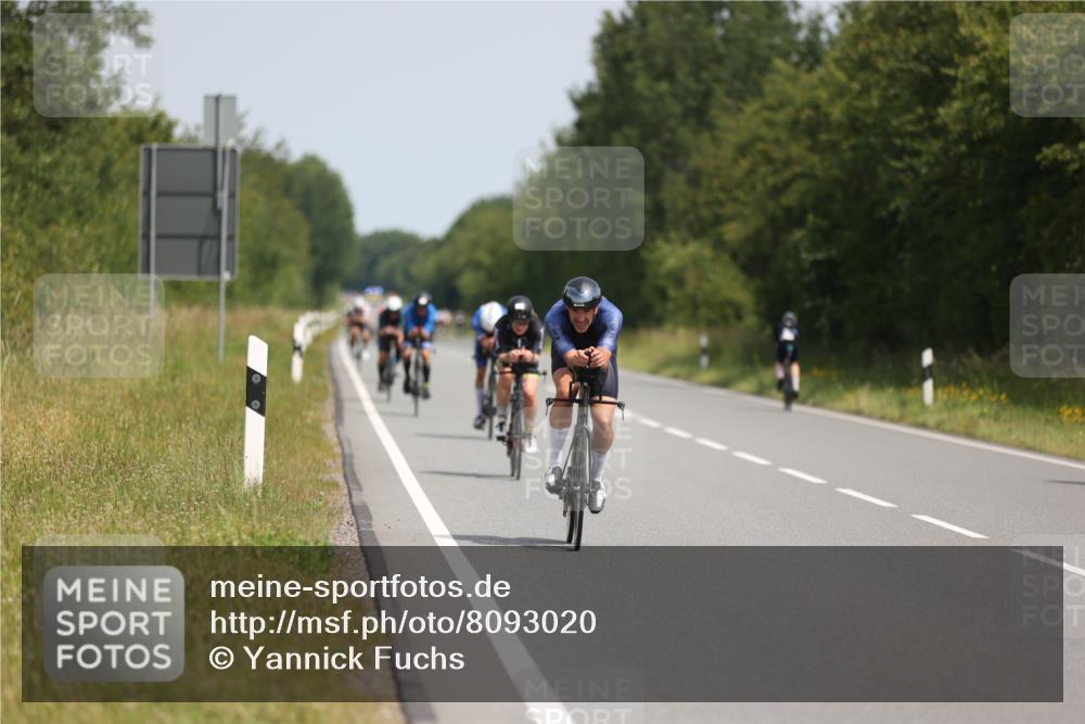 22.06.2025 - Viking Triathlon Yannick Fuchs http://msf.ph/oto/8093020 22.06.2025 11:55:45 Radfahren 28, 108, 141, 184, 352, 478, 519, 635, 660 meine-sportfotos.de