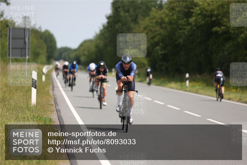 22.06.2025 - Viking Triathlon Yannick Fuchs http://msf.ph/oto/8093033 22.06.2025 11:55:46 Radfahren 28, 108, 141, 184, 352, 478, 519, 635, 660 meine-sportfotos.de