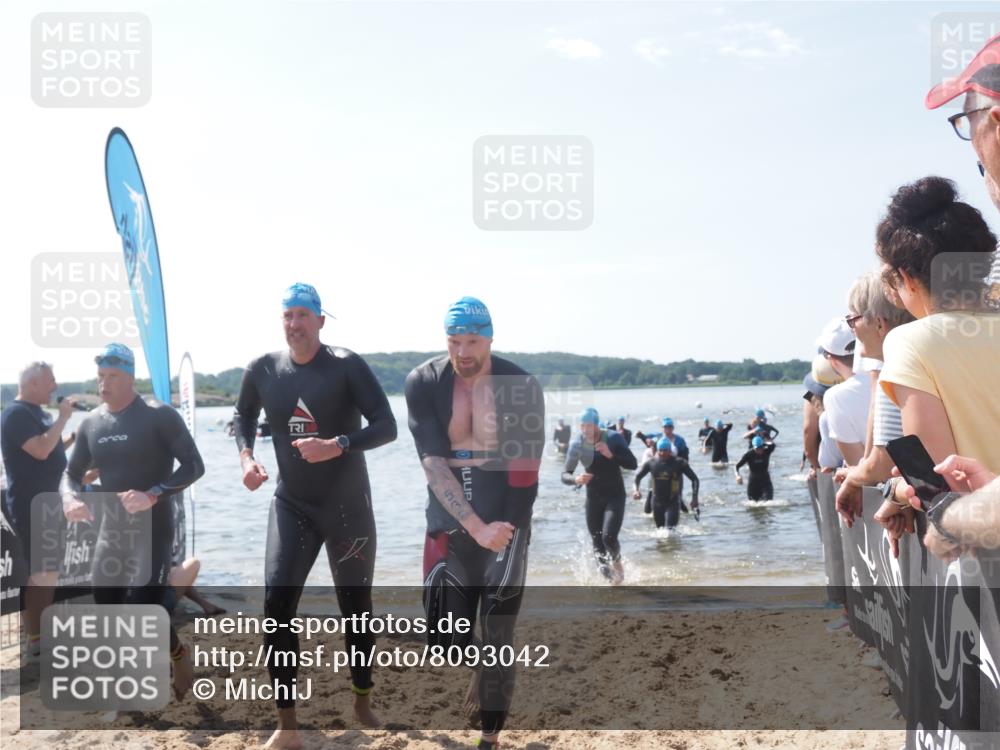 22.06.2025 - Viking Triathlon MichiJ http://msf.ph/oto/8093042 22.06.2025 10:39:27 Schwimmen 83, 93, 117, 138, 150, 182, 195, 238, 298, 324, 337, 386, 474, 529, 536 meine-sportfotos.de