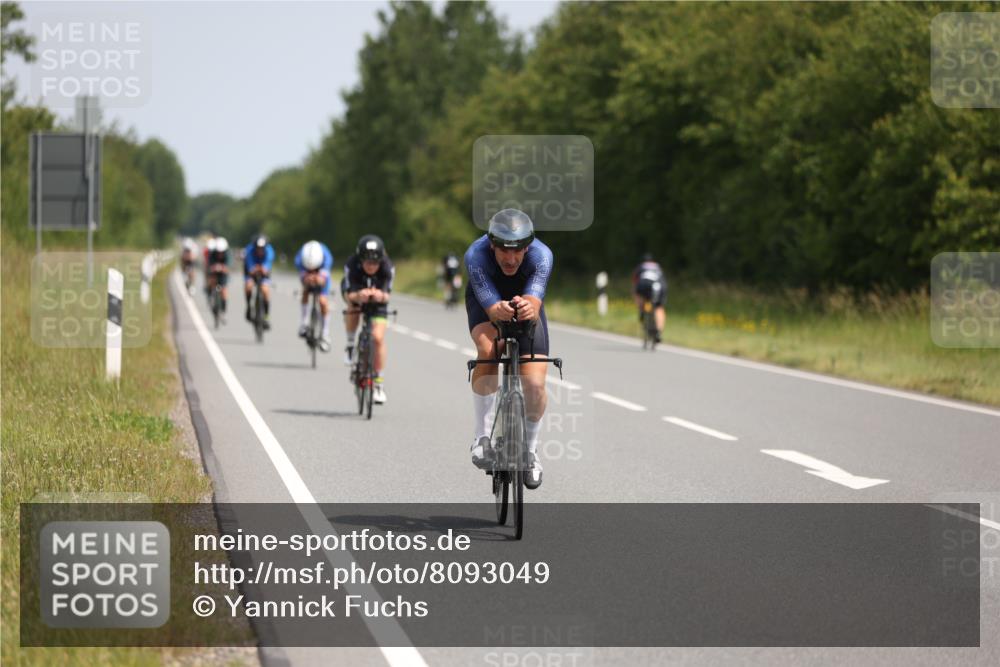 22.06.2025 - Viking Triathlon Yannick Fuchs http://msf.ph/oto/8093049 22.06.2025 11:55:46 Radfahren 28, 108, 141, 184, 352, 478, 519, 635, 660 meine-sportfotos.de