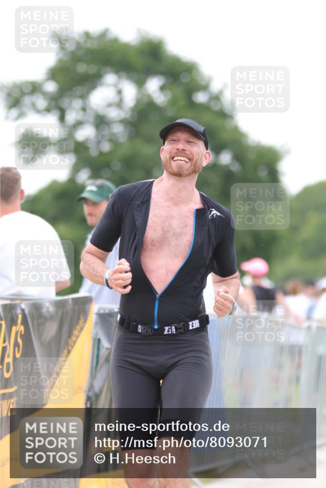 22.06.2025 - Viking Triathlon H.Heesch http://msf.ph/oto/8093071 22.06.2025 16:04:46 Laufen 342 meine-sportfotos.de