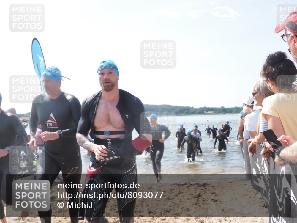 22.06.2025 - Viking Triathlon MichiJ http://msf.ph/oto/8093077 22.06.2025 10:39:28 Schwimmen 83, 93, 117, 138, 150, 195, 238, 298, 324, 337, 474, 529 meine-sportfotos.de
