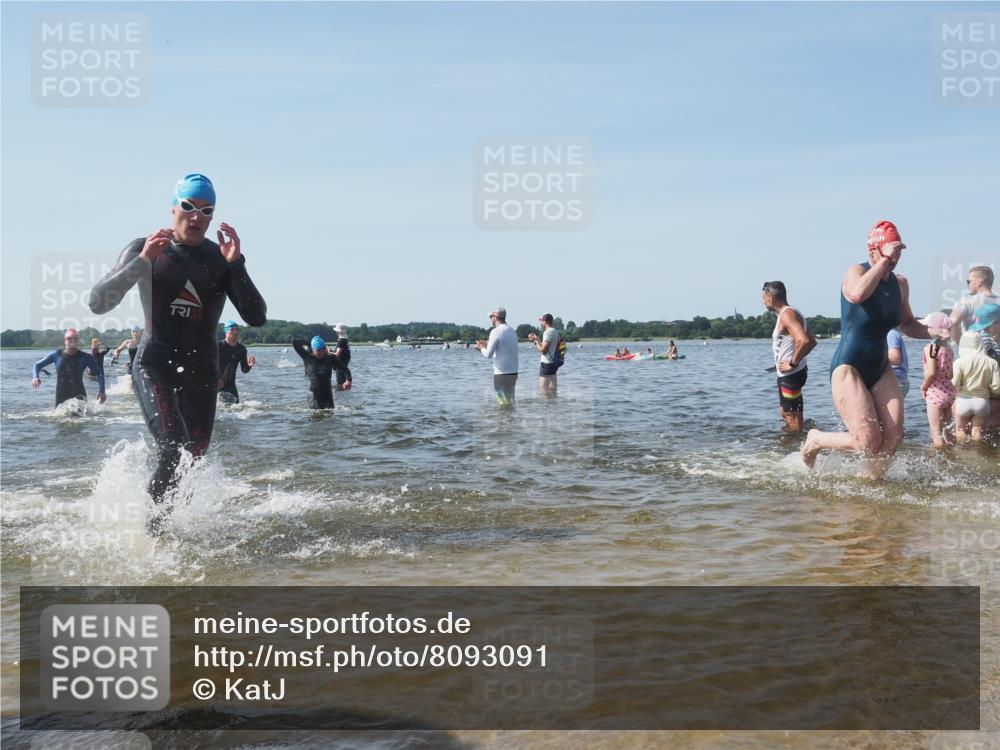 22.06.2025 - Viking Triathlon KatJ http://msf.ph/oto/8093091 22.06.2025 10:29:05 Schwimmen 7, 12, 152, 200, 310, 384, 443, 458, 604, 628, 652 meine-sportfotos.de