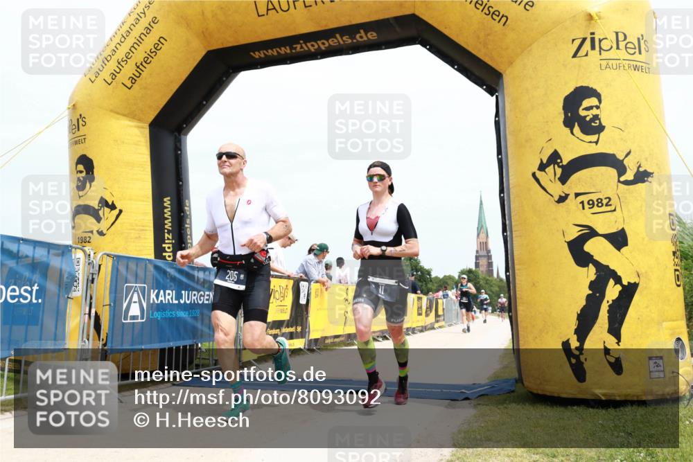 22.06.2025 - Viking Triathlon H.Heesch http://msf.ph/oto/8093092 22.06.2025 13:54:15 Laufen 11, 205, 608, 630 meine-sportfotos.de