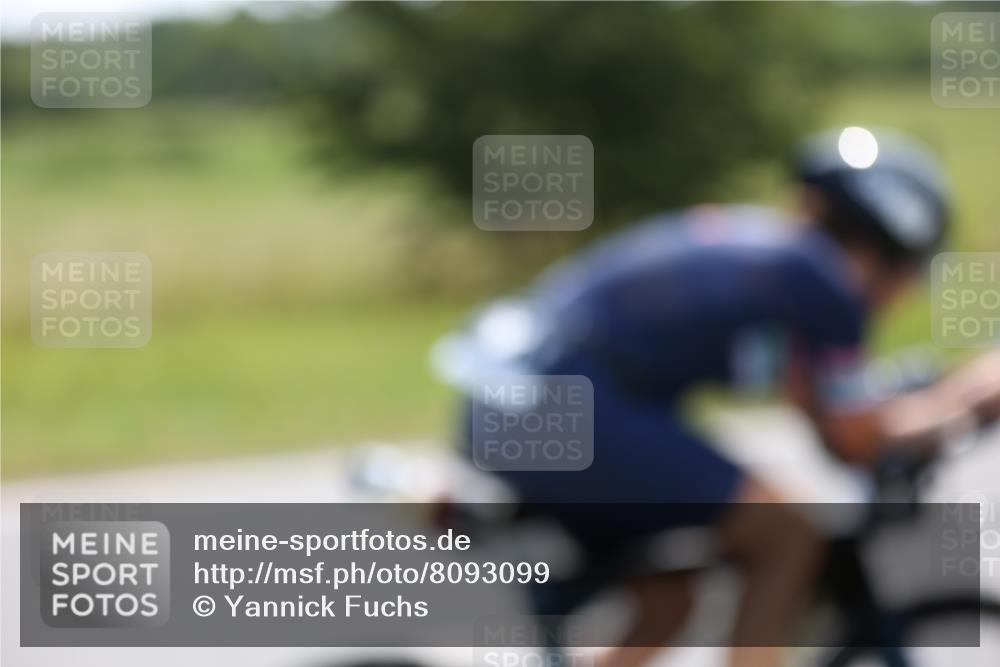 22.06.2025 - Viking Triathlon Yannick Fuchs http://msf.ph/oto/8093099 22.06.2025 11:16:31 Radfahren 301 meine-sportfotos.de