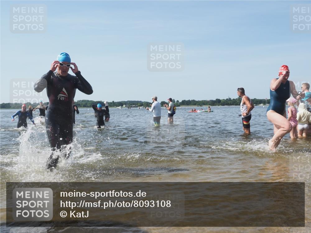 22.06.2025 - Viking Triathlon KatJ http://msf.ph/oto/8093108 22.06.2025 10:29:05 Schwimmen 7, 12, 152, 200, 310, 384, 443, 458, 604, 628, 652 meine-sportfotos.de