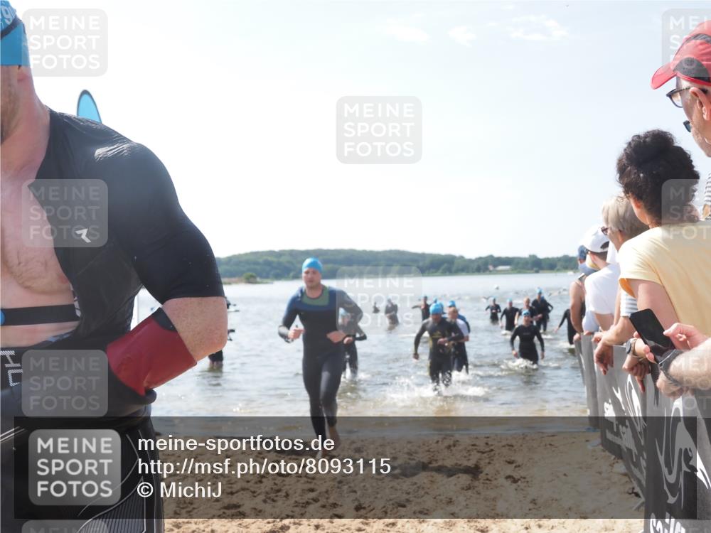 22.06.2025 - Viking Triathlon MichiJ http://msf.ph/oto/8093115 22.06.2025 10:39:29 Schwimmen 83, 86, 93, 117, 138, 150, 195, 238, 298, 324, 337, 474, 529 meine-sportfotos.de