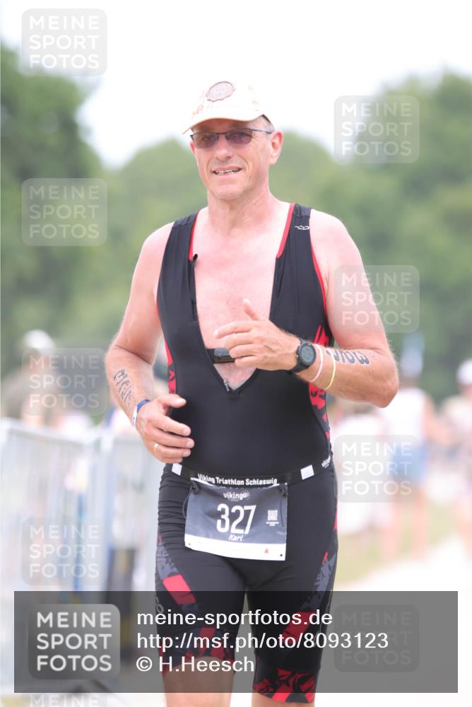 22.06.2025 - Viking Triathlon H.Heesch http://msf.ph/oto/8093123 22.06.2025 15:18:13 Laufen 235, 247, 327, 399 meine-sportfotos.de