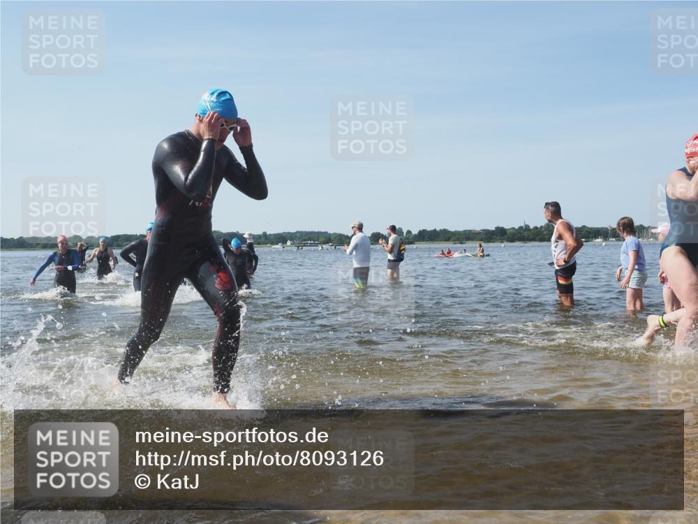 22.06.2025 - Viking Triathlon KatJ http://msf.ph/oto/8093126 22.06.2025 10:29:05 Schwimmen 7, 12, 152, 200, 310, 384, 443, 458, 604, 628, 652 meine-sportfotos.de