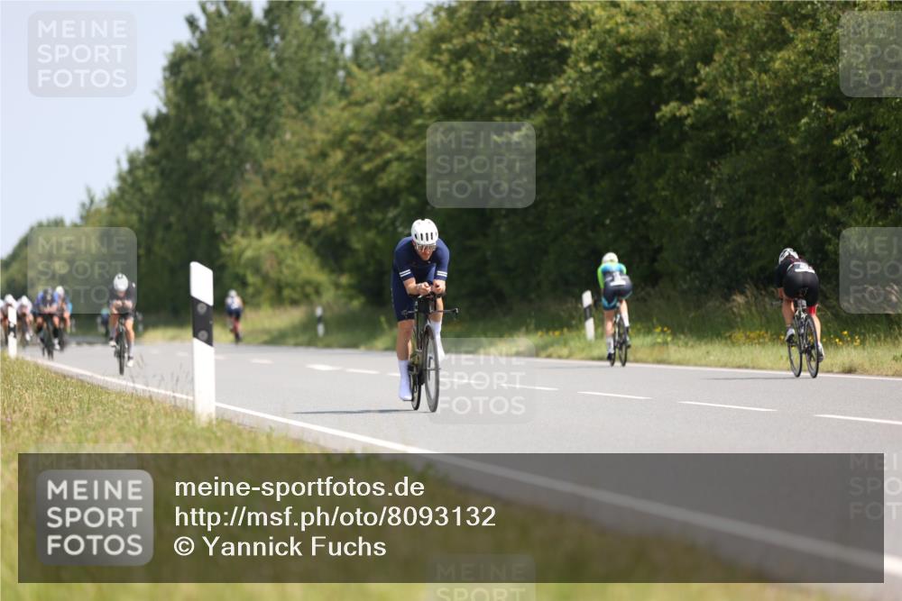 22.06.2025 - Viking Triathlon Yannick Fuchs http://msf.ph/oto/8093132 22.06.2025 11:17:46 Radfahren 166, 214, 521, 533, 549, 645 meine-sportfotos.de