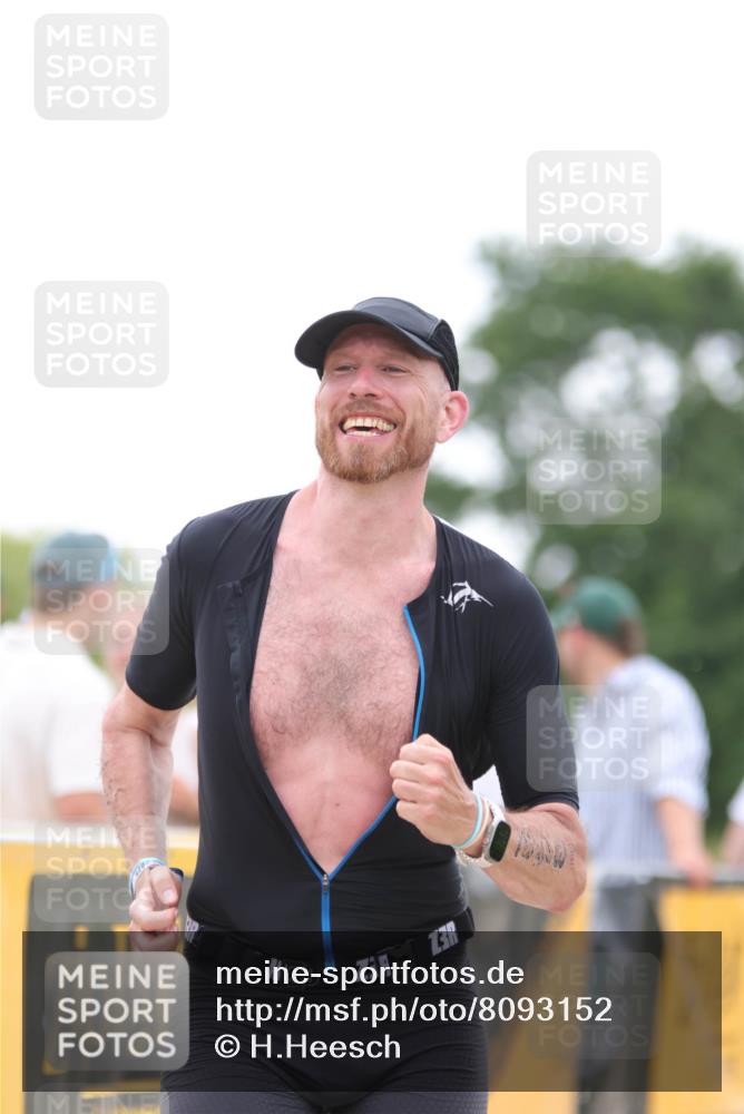 22.06.2025 - Viking Triathlon H.Heesch http://msf.ph/oto/8093152 22.06.2025 16:04:46 Laufen 342 meine-sportfotos.de
