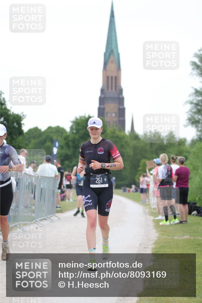 22.06.2025 - Viking Triathlon H.Heesch http://msf.ph/oto/8093169 22.06.2025 16:05:16 Laufen 136, 251, 454 meine-sportfotos.de