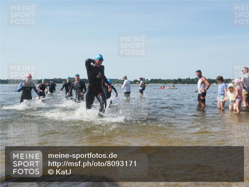22.06.2025 - Viking Triathlon KatJ http://msf.ph/oto/8093171 22.06.2025 10:29:07 Schwimmen 7, 12, 152, 200, 310, 384, 443, 458, 604, 628, 652 meine-sportfotos.de