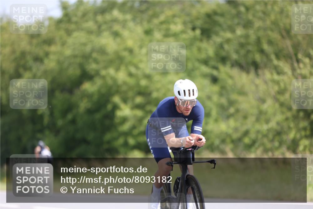 22.06.2025 - Viking Triathlon Yannick Fuchs http://msf.ph/oto/8093182 22.06.2025 11:17:48 Radfahren 166, 214, 229, 464, 521, 533, 549, 645 meine-sportfotos.de