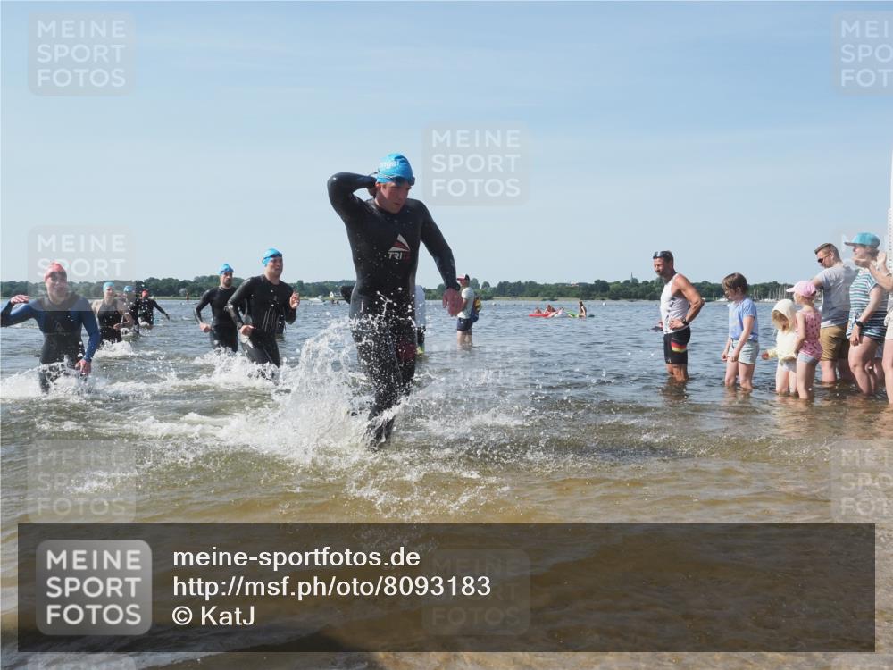 22.06.2025 - Viking Triathlon KatJ http://msf.ph/oto/8093183 22.06.2025 10:29:08 Schwimmen 7, 12, 152, 200, 310, 384, 443, 458, 604, 628, 652 meine-sportfotos.de