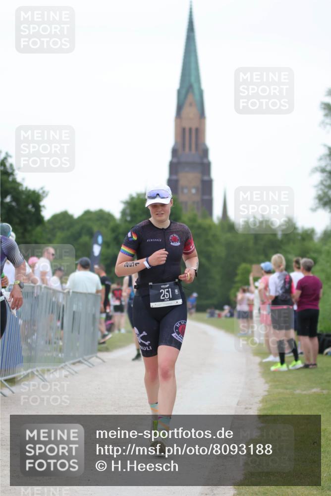 22.06.2025 - Viking Triathlon H.Heesch http://msf.ph/oto/8093188 22.06.2025 16:05:17 Laufen 136, 251, 454 meine-sportfotos.de