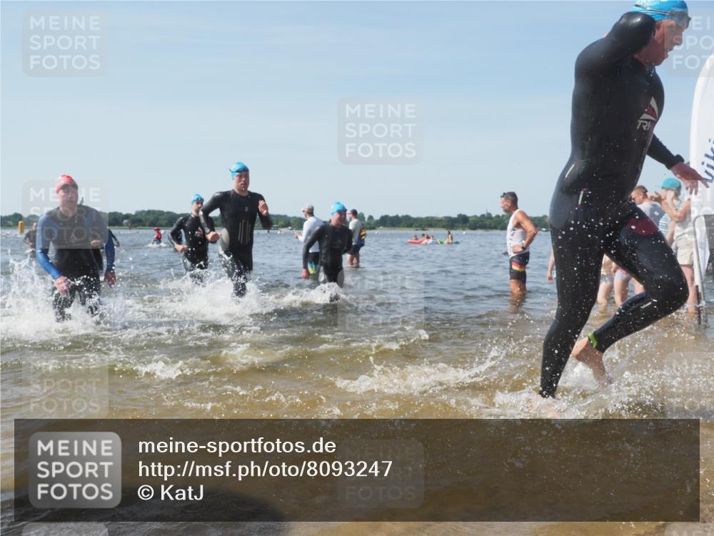 22.06.2025 - Viking Triathlon KatJ http://msf.ph/oto/8093247 22.06.2025 10:29:09 Schwimmen 7, 11, 12, 152, 200, 310, 384, 458, 604, 652 meine-sportfotos.de