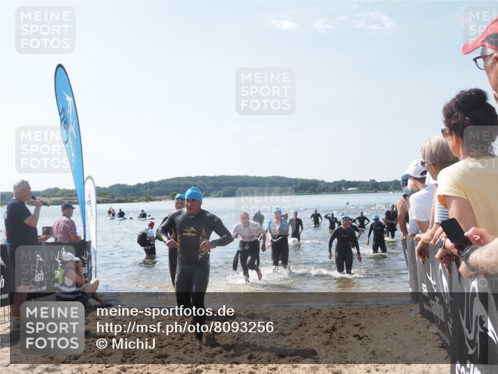 22.06.2025 - Viking Triathlon MichiJ http://msf.ph/oto/8093256 22.06.2025 10:39:32 Schwimmen 25, 29, 83, 86, 93, 117, 138, 150, 195, 244, 298, 324, 337, 474, 529 meine-sportfotos.de
