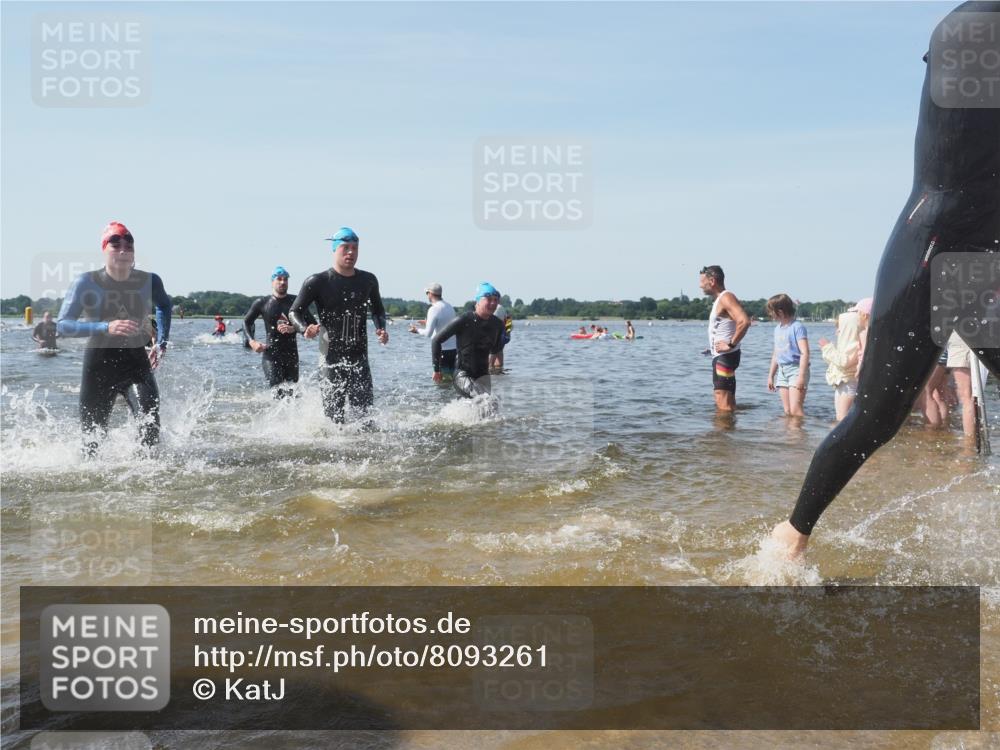 22.06.2025 - Viking Triathlon KatJ http://msf.ph/oto/8093261 22.06.2025 10:29:09 Schwimmen 7, 11, 12, 152, 200, 310, 384, 458, 604, 652 meine-sportfotos.de