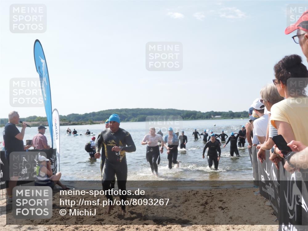 22.06.2025 - Viking Triathlon MichiJ http://msf.ph/oto/8093267 22.06.2025 10:39:32 Schwimmen 25, 29, 83, 86, 93, 117, 138, 150, 195, 244, 298, 324, 337, 474, 529 meine-sportfotos.de