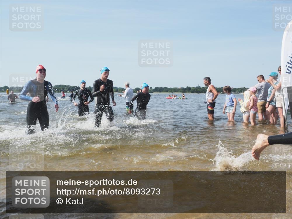 22.06.2025 - Viking Triathlon KatJ http://msf.ph/oto/8093273 22.06.2025 10:29:09 Schwimmen 7, 11, 12, 152, 200, 310, 384, 458, 604, 652 meine-sportfotos.de