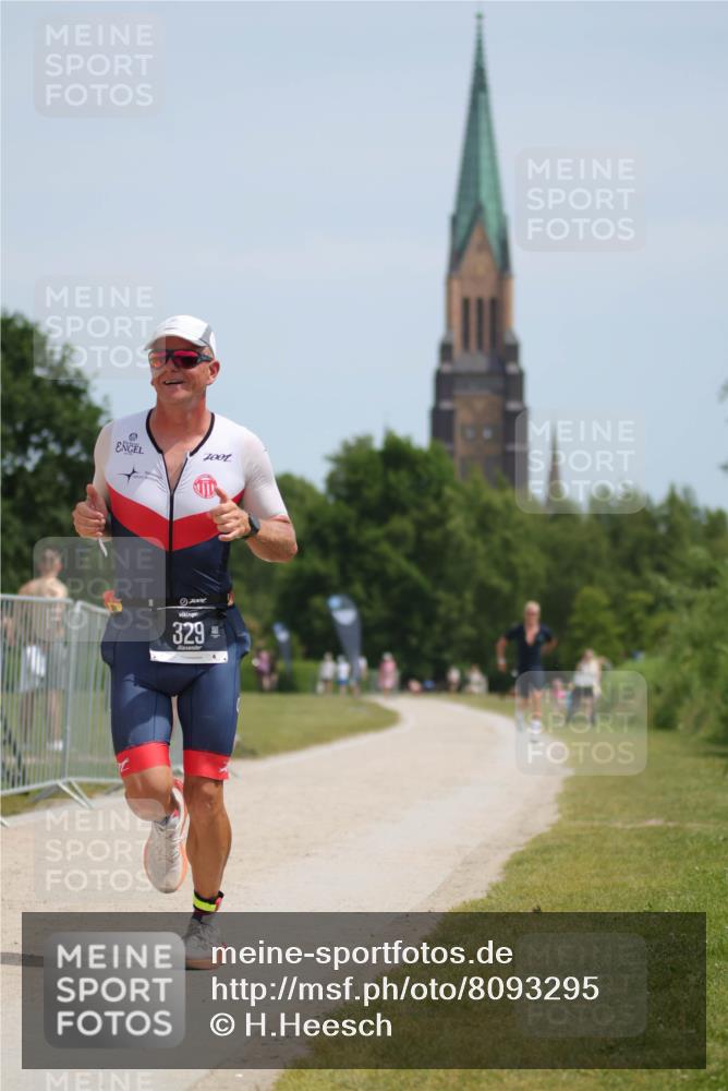 22.06.2025 - Viking Triathlon H.Heesch http://msf.ph/oto/8093295 22.06.2025 13:02:19 Laufen 329 meine-sportfotos.de