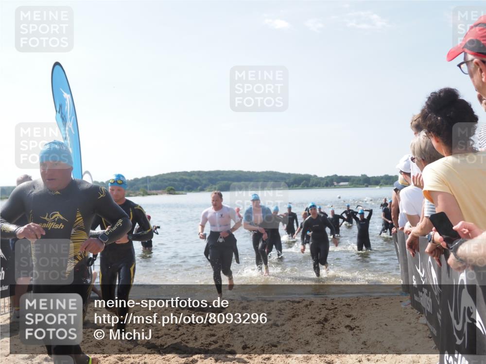 22.06.2025 - Viking Triathlon MichiJ http://msf.ph/oto/8093296 22.06.2025 10:39:33 Schwimmen 25, 29, 83, 86, 93, 117, 138, 150, 195, 244, 298, 324, 337, 474, 529 meine-sportfotos.de
