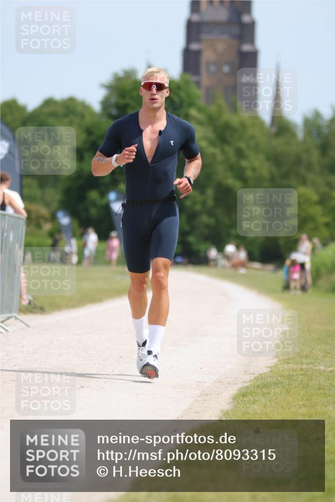 22.06.2025 - Viking Triathlon H.Heesch http://msf.ph/oto/8093315 22.06.2025 13:02:27 Laufen 229 meine-sportfotos.de