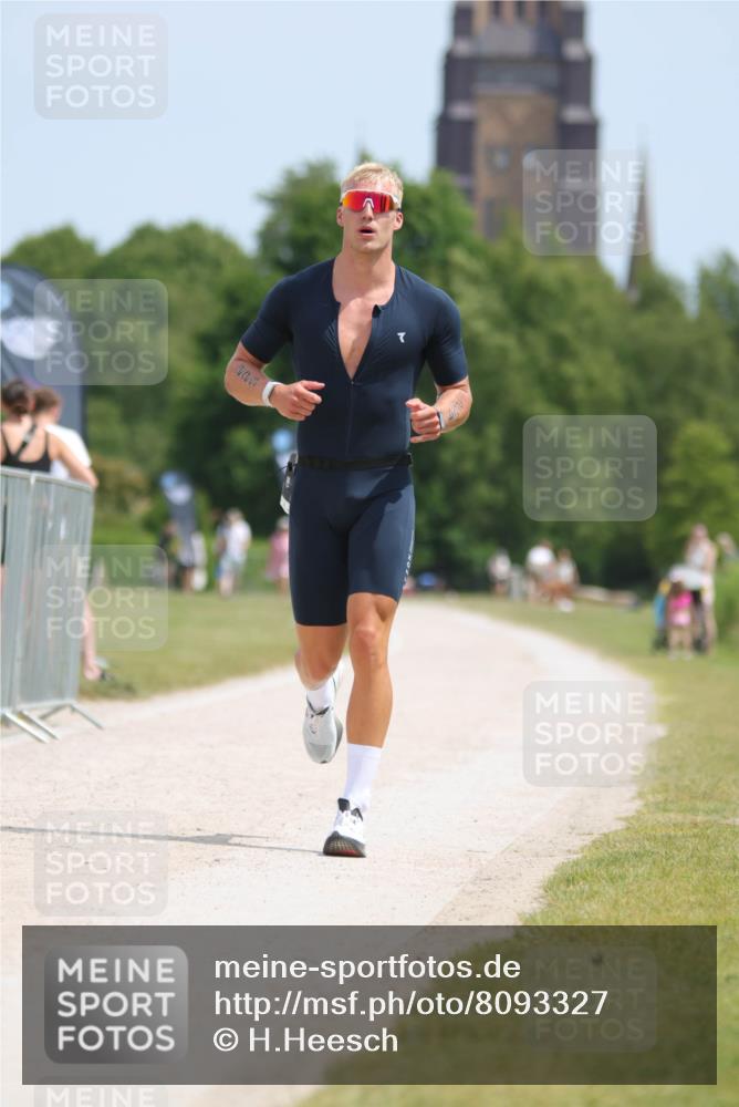 22.06.2025 - Viking Triathlon H.Heesch http://msf.ph/oto/8093327 22.06.2025 13:02:27 Laufen 229 meine-sportfotos.de
